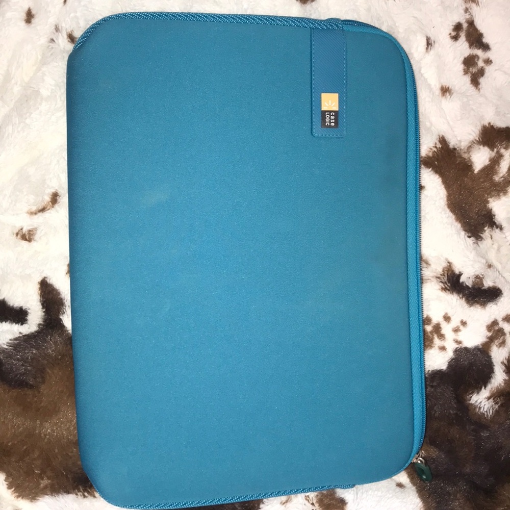 Laptop sleeve